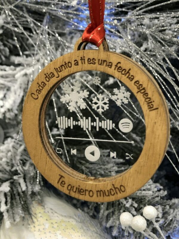 Adorno Navideño Feliz Navidad Mensaje Spotify Madera y Acrilico Blanco